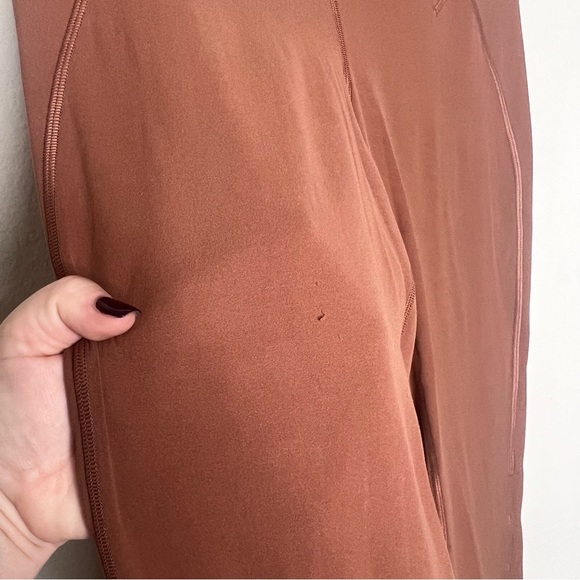 Lululemon Women’s Unlimited High-Rise Crop 23” Ancient Copper Keyhole Leggings - Picture 15 of 15
